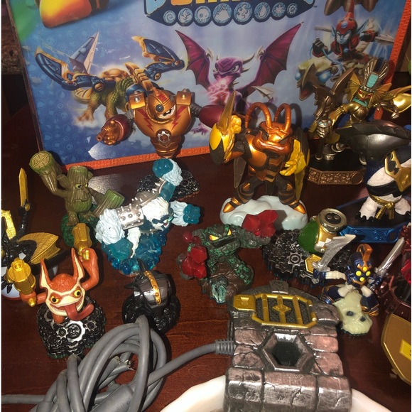 Skylanders Bundle of 42 Figures, 3 Portal of Power, and 2 Totes - Picture 4 of 15
